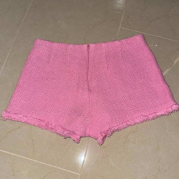 🛍️ 3/$25 Pink Tweed Women Micro Shorts Zara XS - Picture 2 of 4